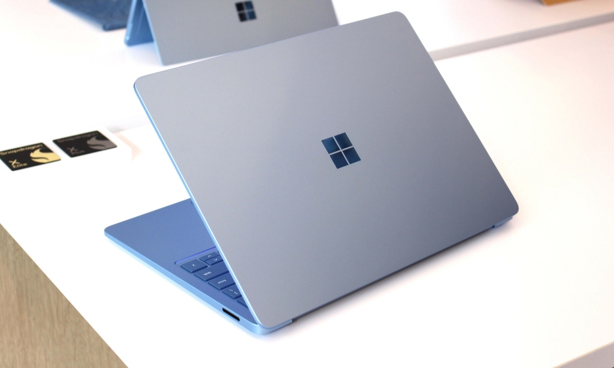 Microsoft Surface Laptop 5G