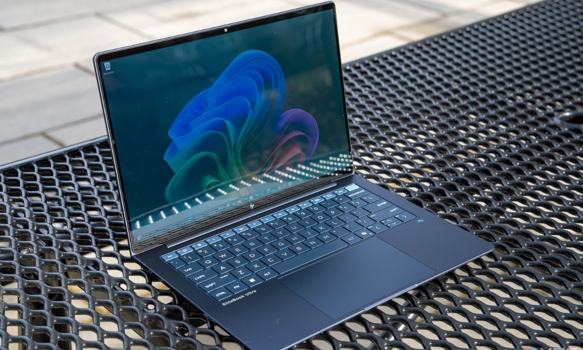 HP EliteBook 8 G1i
